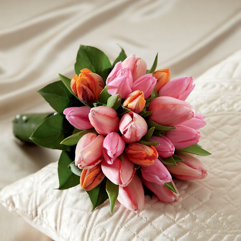 Embraceable Bouquet – The Flower Gallery, Linden NJ