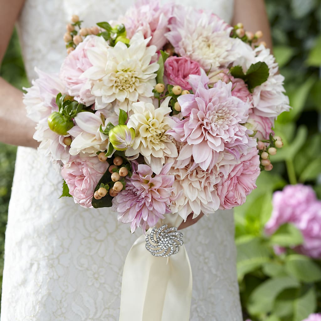 Heart's Promise Bouquet – The Flower Gallery, Linden NJ