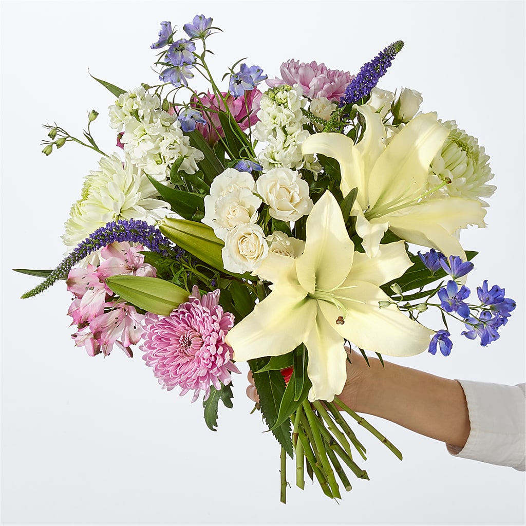 Winter Celebration Bouquet –  The Flower Gallery, Linden NJ