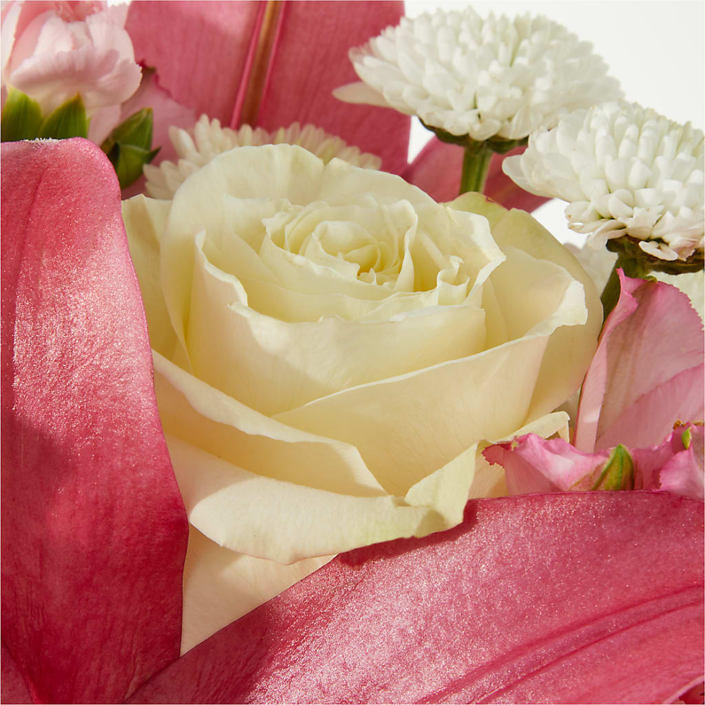 Piece of Cake Bouquet –  The Flower Gallery, Linden NJ