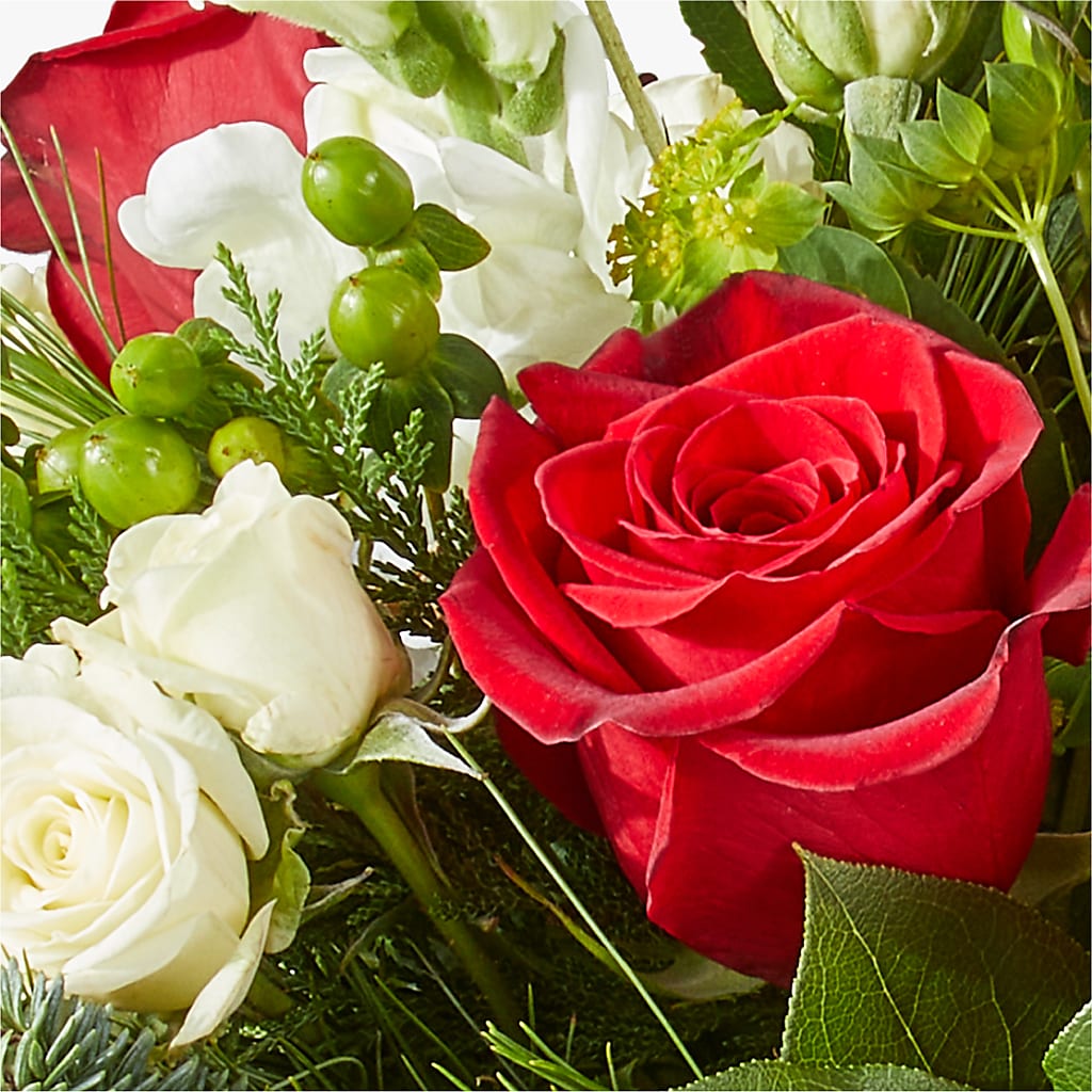Deck the Halls Bouquet –  The Flower Gallery, Linden NJ