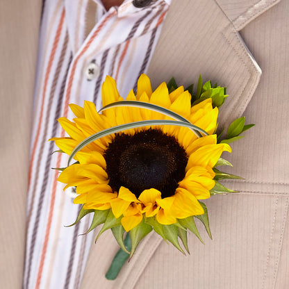 Free Spirit Boutonniere –  The Flower Gallery, Linden NJ